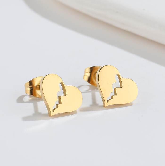 Goujons d'oreille d'acier inoxydable de forme de coeur de mode plaçant aucune boucles d'oreilles incrustées d'acier inoxydable