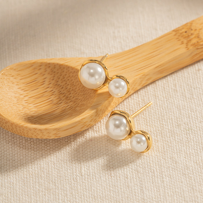 1 Paar elegante, runde Ohrstecker im INS-Stil mit Inlay aus Edelstahl und 18 Karat vergoldeter Perle