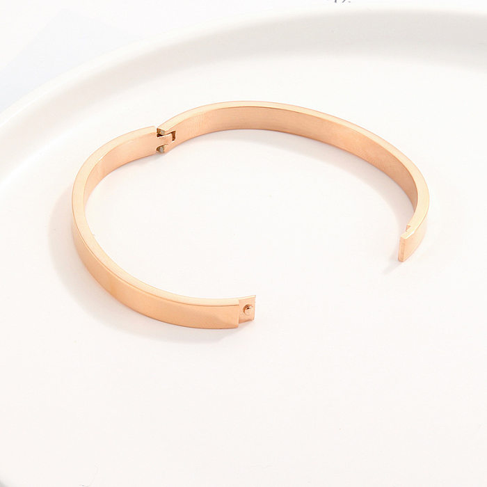 Bracelet de placage en acier titane de couleur unie de style simple