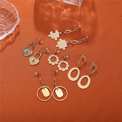 1 paire de boucles d'oreilles pendantes élégantes et luxueuses en forme de cœur en acier inoxydable plaqué or 18 carats