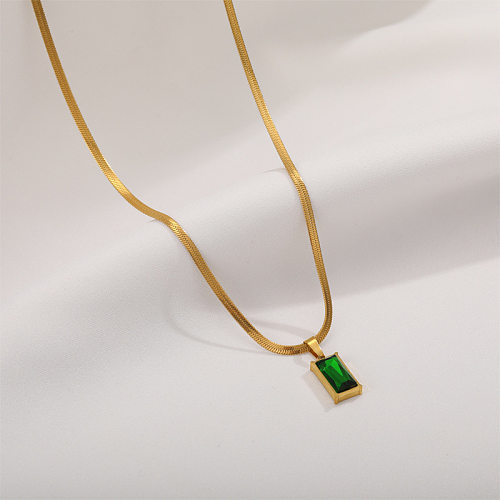 Collar con colgante chapado en oro de 18 quilates con incrustaciones de diamante artificial rectangular de estilo simple y elegante