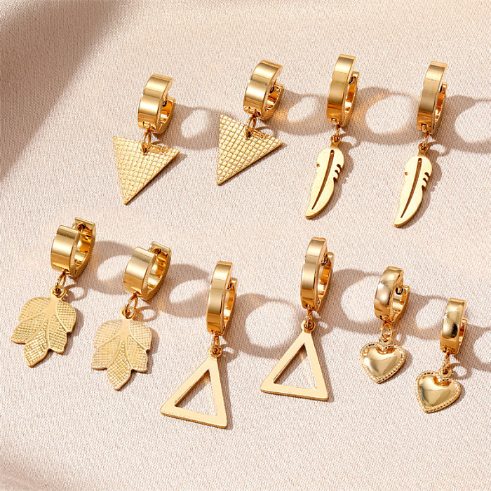 1 paire de boucles d'oreilles pendantes plaquées en acier inoxydable, Style classique, Triangle, forme de cœur, plume