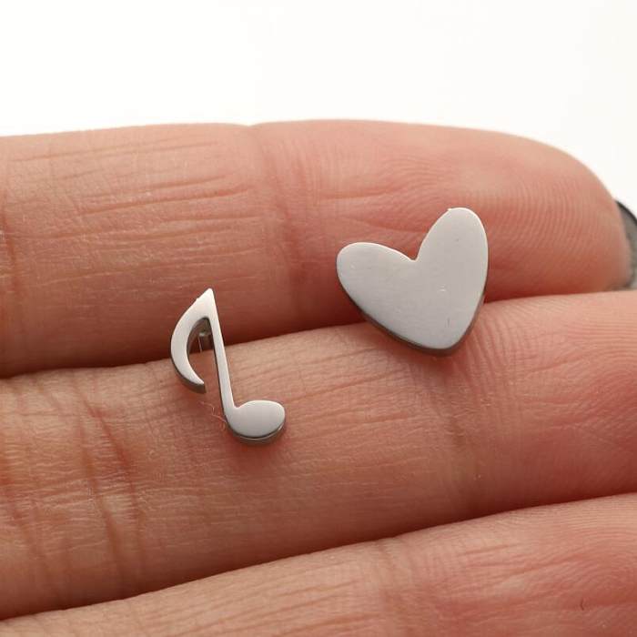 1 paire de clous d'oreilles en acier inoxydable, Style moderne Simple, Notes en forme de cœur, placage asymétrique