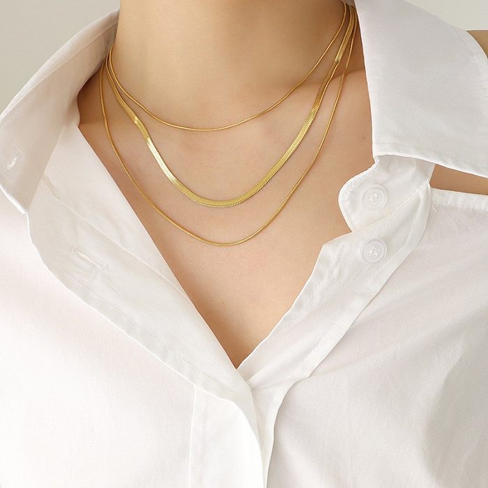 Einfache dreilagige Halskette aus vergoldetem Edelstahl