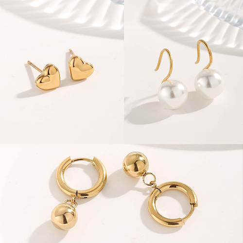 1 paire de clous d'oreilles élégants Glam ronds en forme de cœur plaqués de perles en acier inoxydable plaqué or