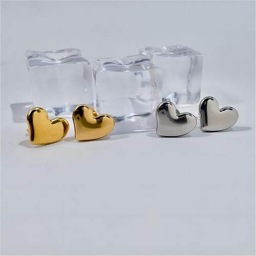 1 paire de clous d'oreilles plaqués or 18 carats en acier inoxydable en forme de cœur de style simple