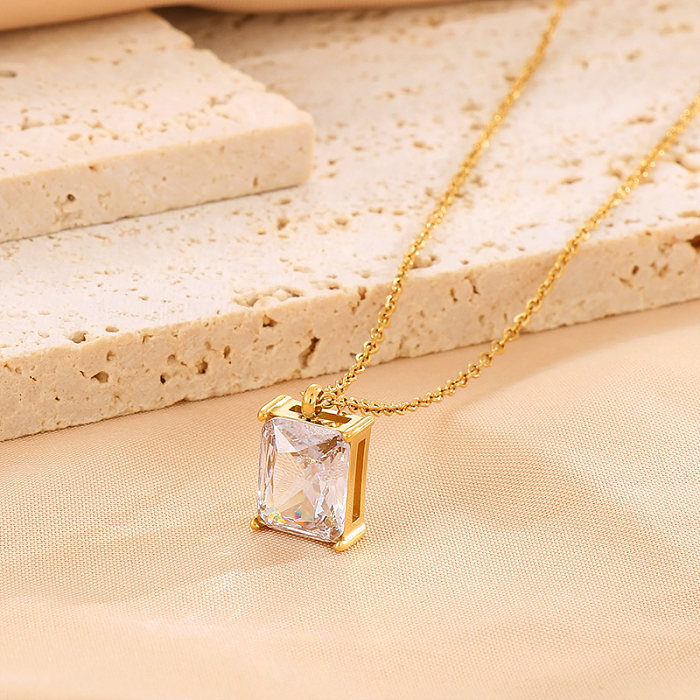 Luxuoso quadrado de aço inoxidável com incrustações de zircão banhado a ouro 18K colar com pingente