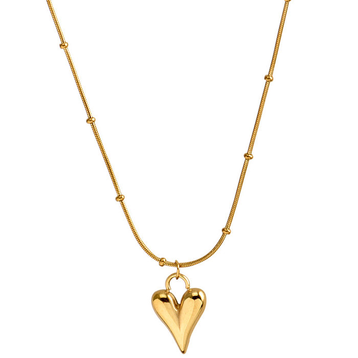 قلادة كاجوال بسيطة على شكل قلب مطلية بالذهب عيار 18 قيراط من الفولاذ المقاوم للصدأ
