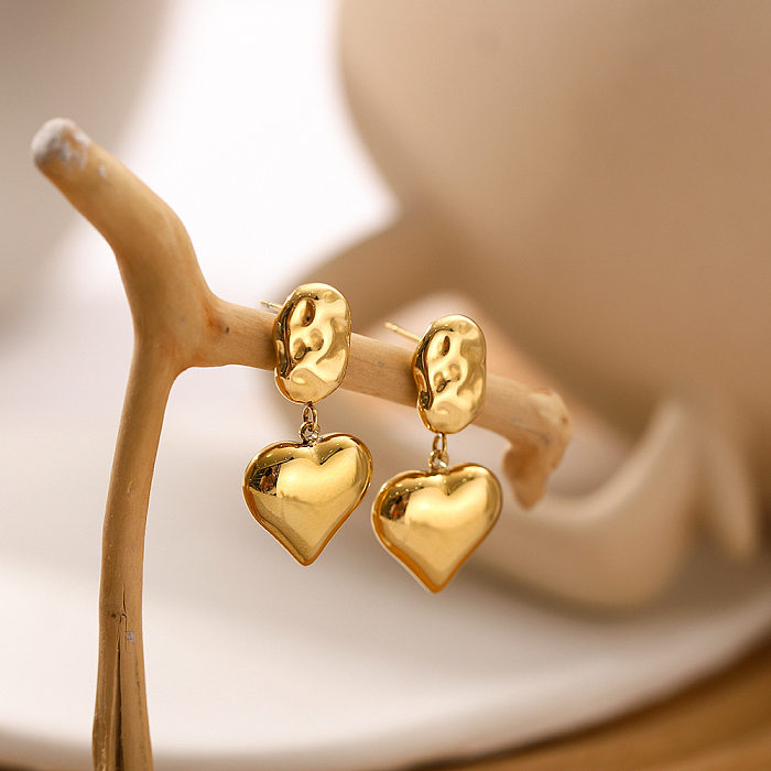 Brincos banhados a ouro de aço inoxidável em formato de coração retrô 1 par