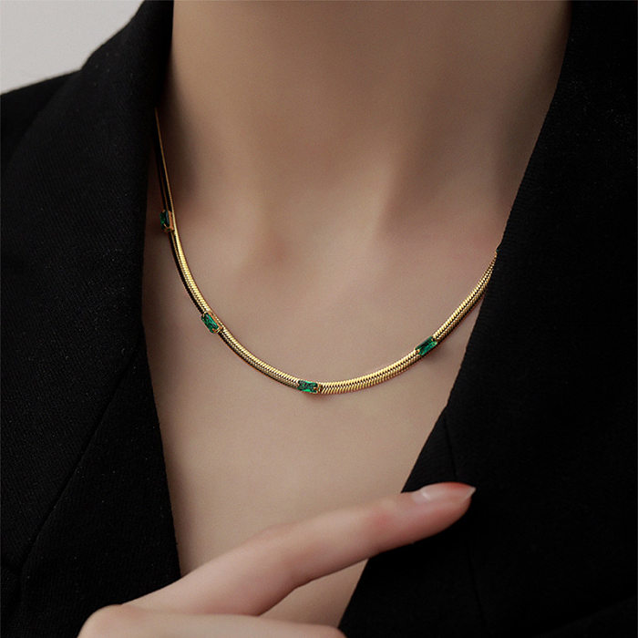 Schlichter Stil, quadratische Halskette mit Intarsien aus Edelstahl und Zirkon mit 18-Karat-Vergoldung