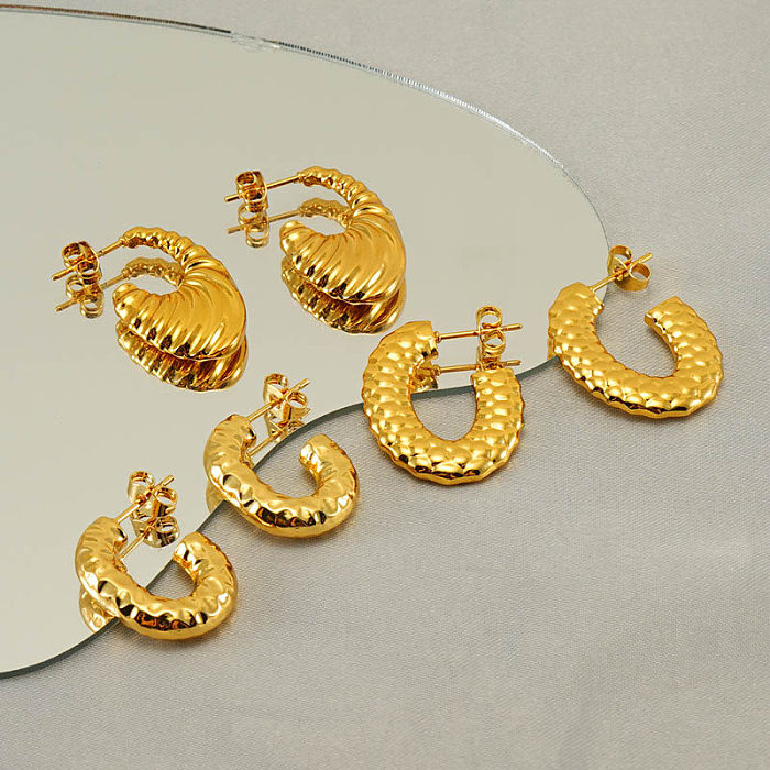 1 par de pendientes elegantes chapados en oro de acero inoxidable chapado en oro de 18 quilates con gotas de agua elegantes
