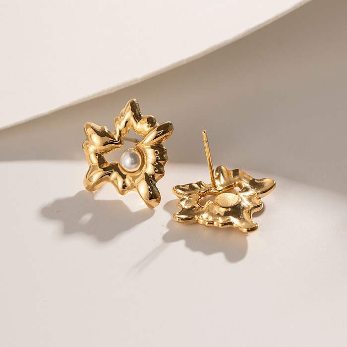 1 par de pendientes chapados en oro de 18K con incrustaciones de perlas artificiales de acero inoxidable con forma de corazón Irregular estilo IG