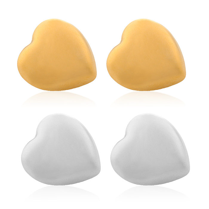 1 par de brincos de orelha banhados a ouro em aço inoxidável estilo simples em formato de coração