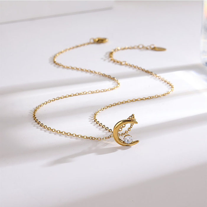 Schlichter Mond-Stil, Edelstahl-Beschichtung, künstliche Edelsteine, 18 Karat vergoldete Halskette