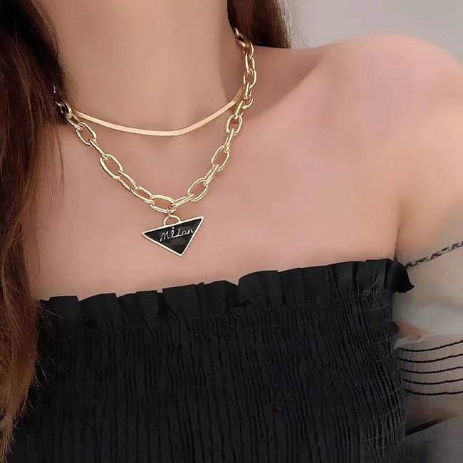 Collar con colgante de letra triangular negra Retro, cadena de clavícula de Hip Hop Ins europea y americana