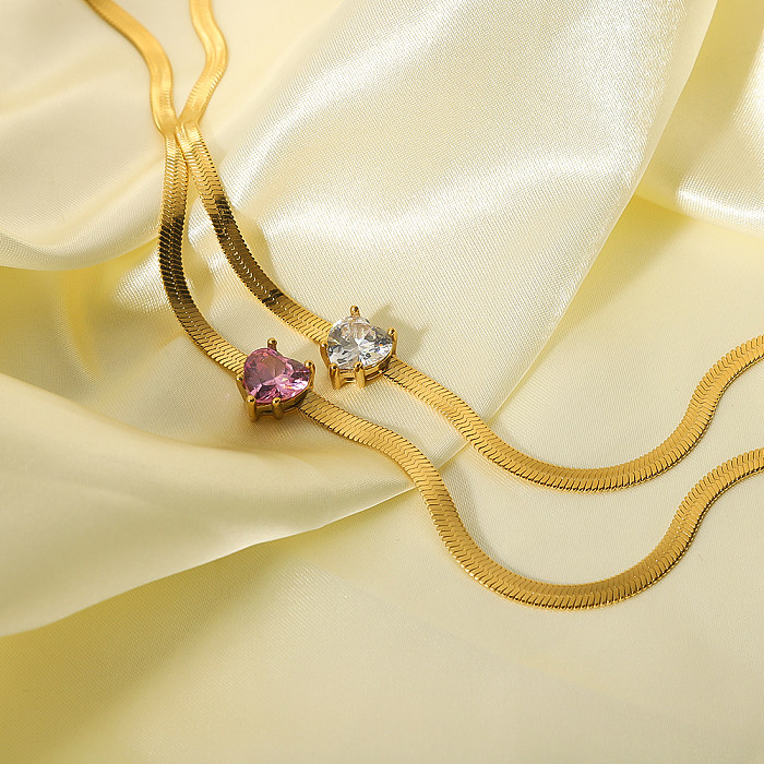 1 peça de aço inoxidável banhado a ouro 18K amor em forma de coração incrustado com pingente de zircônia corrente como colar de cobra plana para mulheres