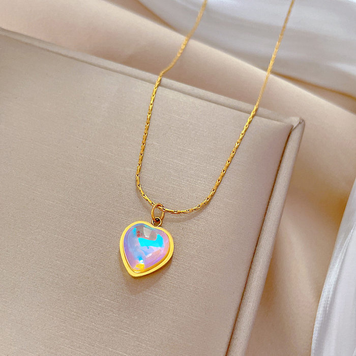 Collier pendentif en pierres précieuses artificielles avec incrustation de placage en acier inoxydable en forme de cœur doux