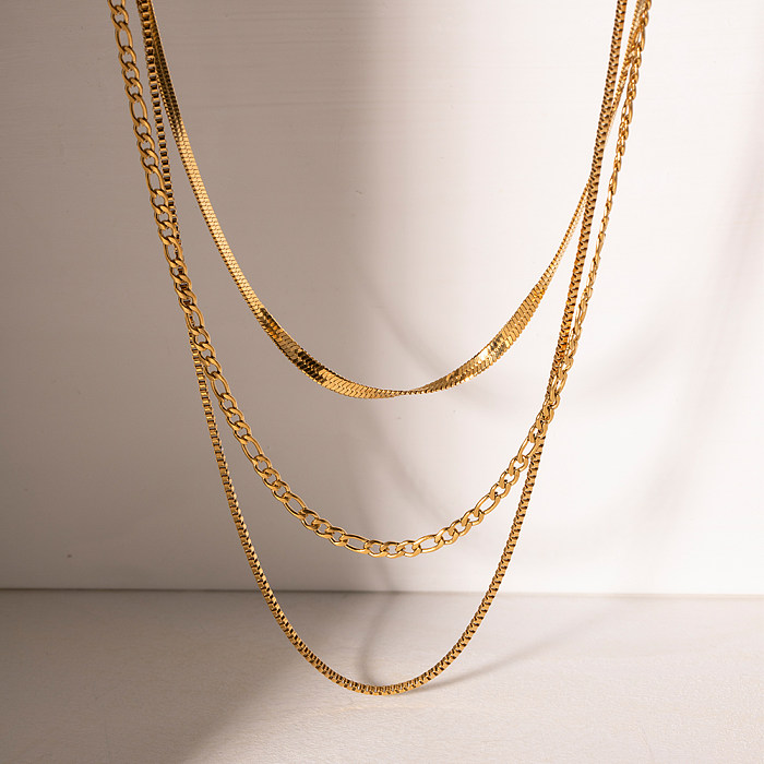 Dreischichtige Halskette im IG-Stil mit einfarbiger Edelstahlbeschichtung und 18-Karat-Vergoldung