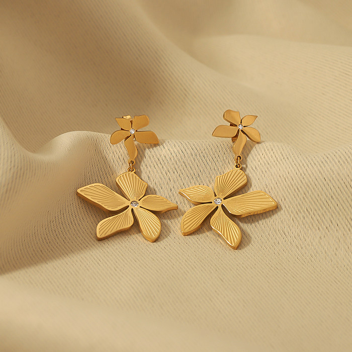 1 Pair Vintage Style Novelty Flower Patchwork Inlay Stainless Steel  Rhinestones Zircon 18K Gold Plated Drop Earrings