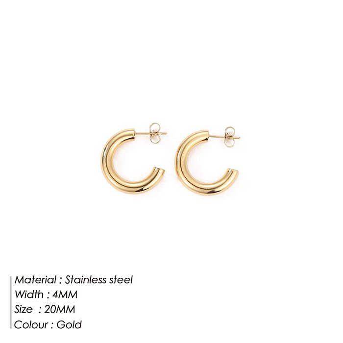 Brincos em forma de C com ornamento banhado a ouro em aço inoxidável da moda