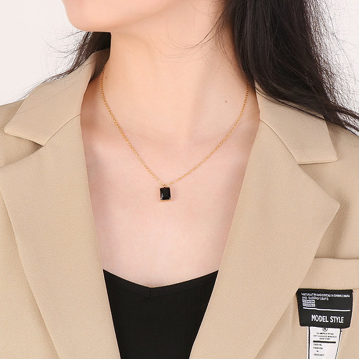 Luxuriöse, quadratische Halskette mit Anhänger aus Edelstahl mit Zirkoneinlage und 18-Karat-Vergoldung
