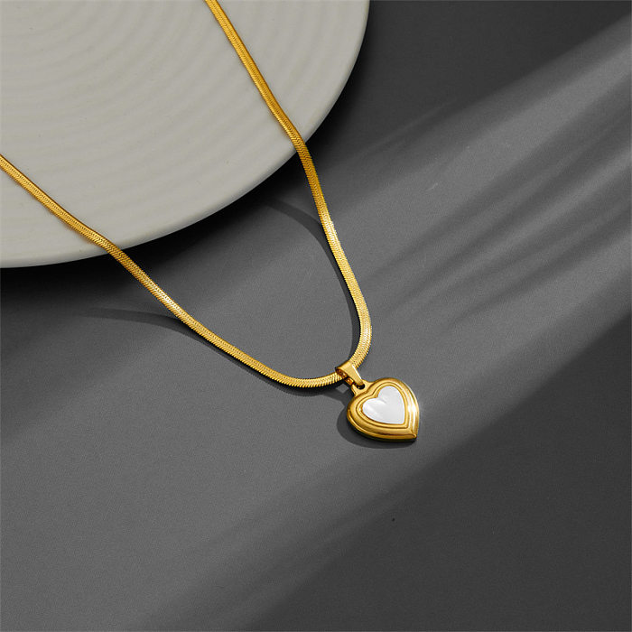 Collier pendentif plaqué en acier inoxydable en forme de cœur doux