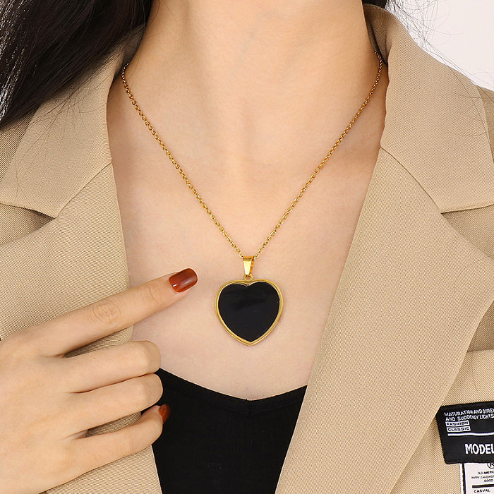 Simple Style Round Heart Shape Stainless Steel  18K Gold Plated Acrylic Pendant Necklace In Bulk