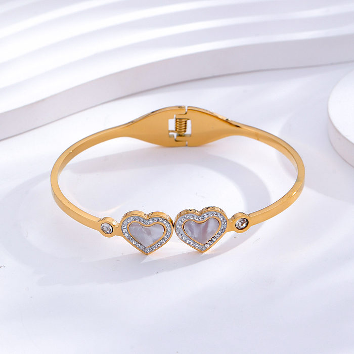 Bracelet élégant en forme de cœur avec placage en acier au titane
