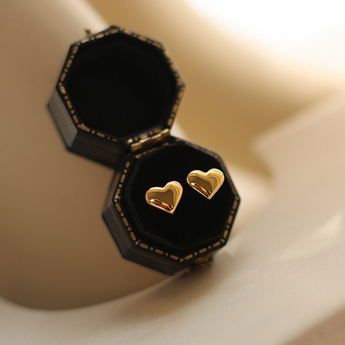 Brincos de orelha de aço inoxidável em formato de coração estilo simples 1 par