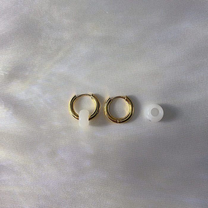 1 Paar elegante runde Ohrringe aus Edelstahl mit Natursteinbeschichtung und 18 Karat vergoldet