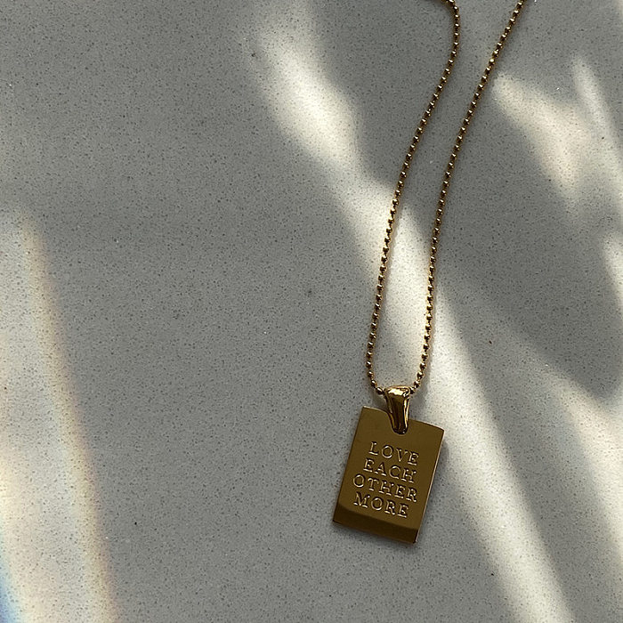 Schlichte Buchstaben-Halskette aus Edelstahl mit Überzug aus Edelstahl