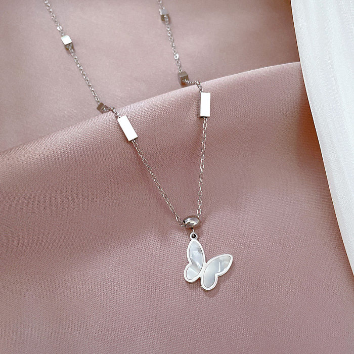 Halskette mit Anhänger „Lady Butterfly“ aus Edelstahl mit Intarsien-Muschel-Anhänger