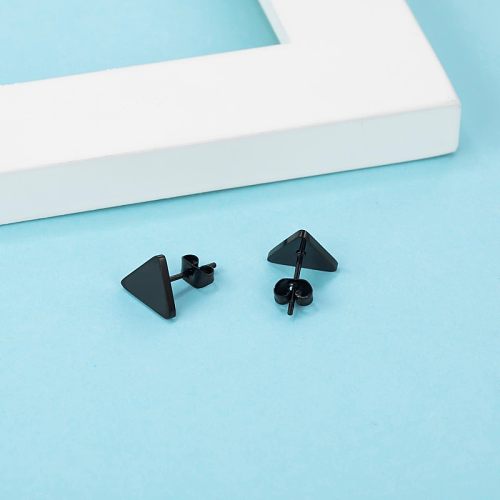 زوج واحد من ترصيع الأذن من الفولاذ المقاوم للصدأ بتصميم بسيط على شكل مثلث من الفولاذ المقاوم للصدأ