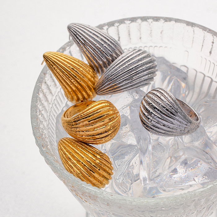 1 par de gotas de água listradas estilo IG revestidas de aço inoxidável 18K brincos banhados a ouro