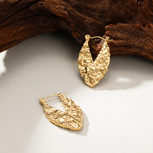 1 Paar lässige, schlichte Ohrringe aus Edelstahl mit Blattbeschichtung in V-Form und 18 Karat vergoldet