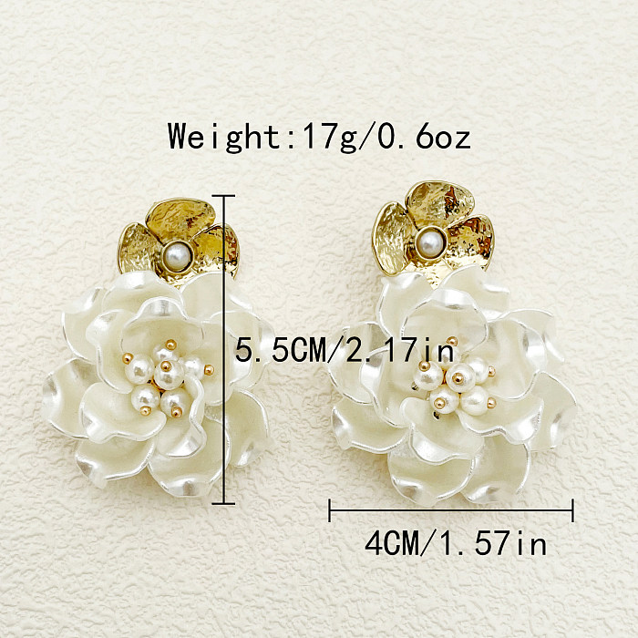 1 par de pendientes colgantes chapados en oro con perlas de imitación acrílicas de acero inoxidable con flores elegantes