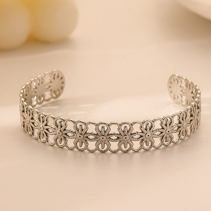 Retro Leaf Round Stainless Steel Plating Bangle 1 Piece
