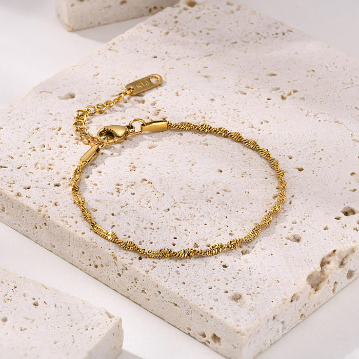 Bracelets plaqués or 18 carats, style simple, style streetwear, bande spirale, placage en acier inoxydable, vente en gros