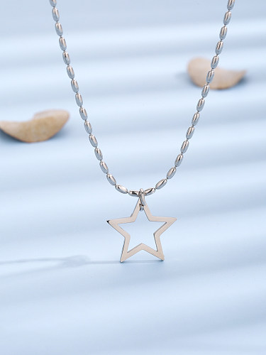 Elegante Lady Star-Anhänger-Halskette aus Edelstahl mit Polierbeschichtung und 18-karätigem Gold