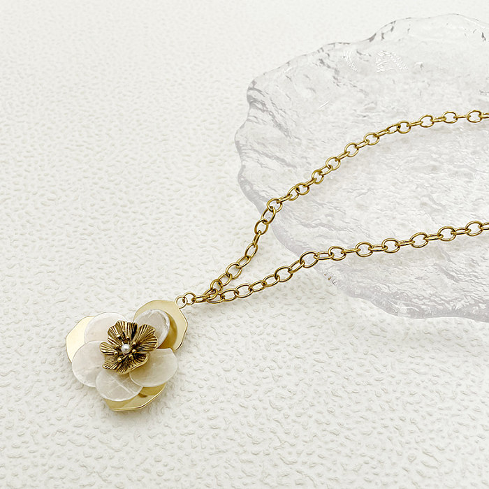 Elegante estilo francês flor aço inoxidável banhado a ouro colar de pingente de pérolas artificiais a granel