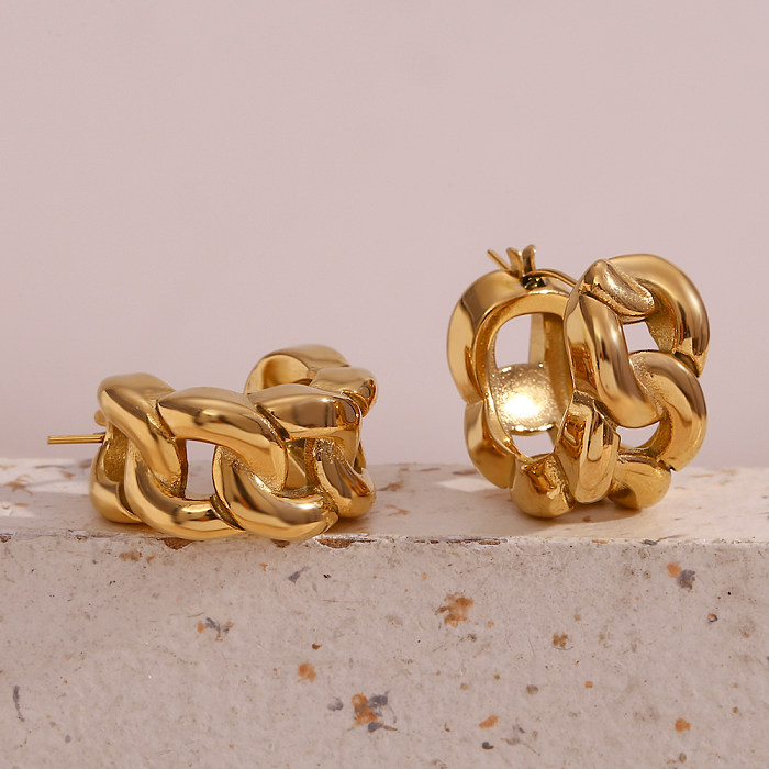 1 par de pendientes chapados en oro de 18 quilates con revestimiento de acero inoxidable en forma de U de estilo simple