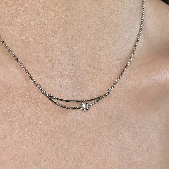 Collar geométrico para mujer, cadena de clavícula de acero inoxidable ligera, diseño minoritario, sentido de verano, moda 2023
