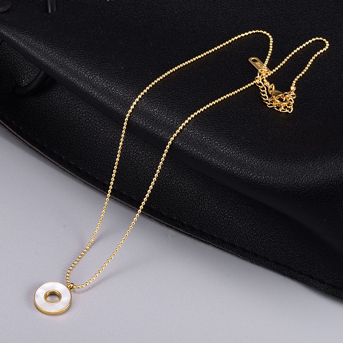 IG Style Einfache Halskette mit geometrischem Edelstahlüberzug und Muschel-Anhänger, 18 Karat vergoldet