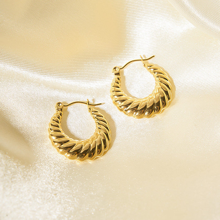 1 par de brincos de argola banhados a ouro 18K em aço inoxidável com listras em espiral streetwear