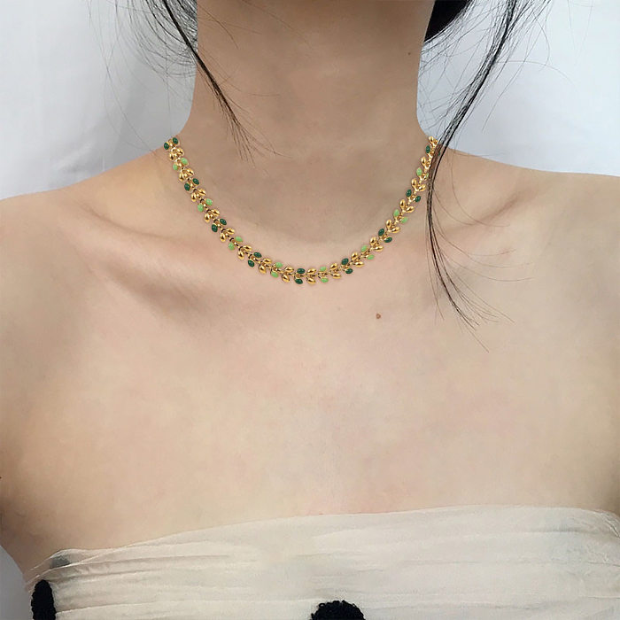 Collar de acero inoxidable para mujer con hoja de olivo y gota verde de oro de 18 quilates a la moda