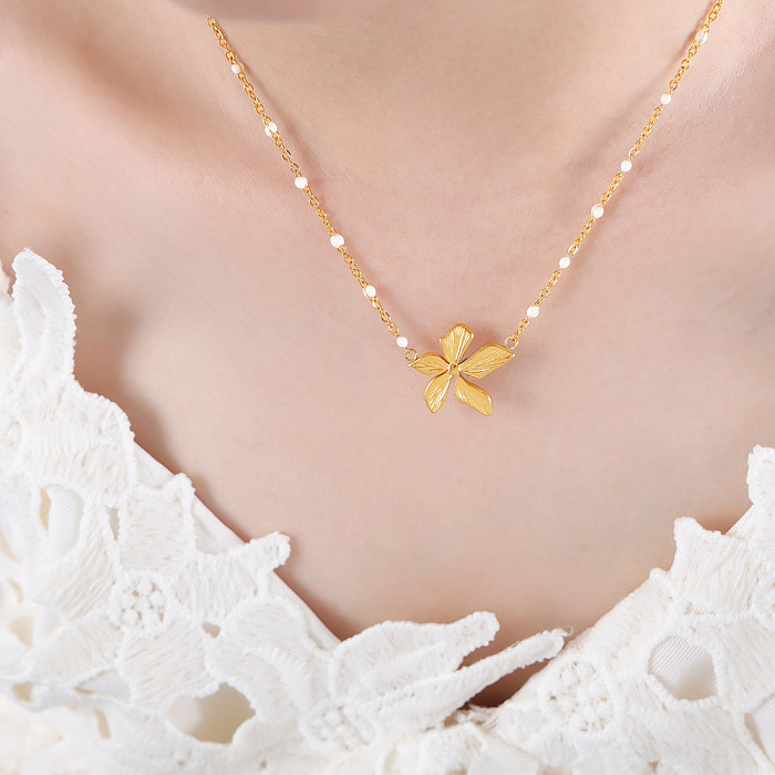 Süße Blumen-Anhänger-Halskette mit künstlicher Perle, Edelstahl, Emaille-Beschichtung, 18 Karat vergoldet