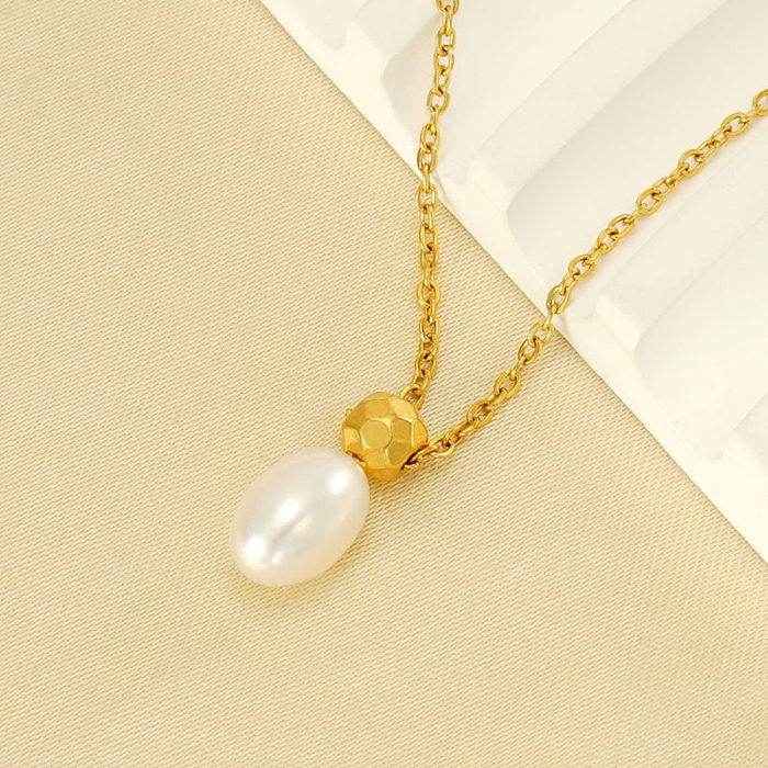 Simple Style Solid Color Stainless Steel  Plating 18K Gold Plated Pendant Necklace