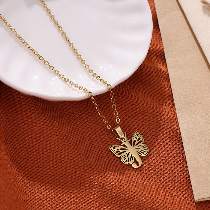El chapado de acero inoxidable de la mariposa de la letra del estilo simple romántico ahueca hacia fuera el collar pendiente plateado oro 18K