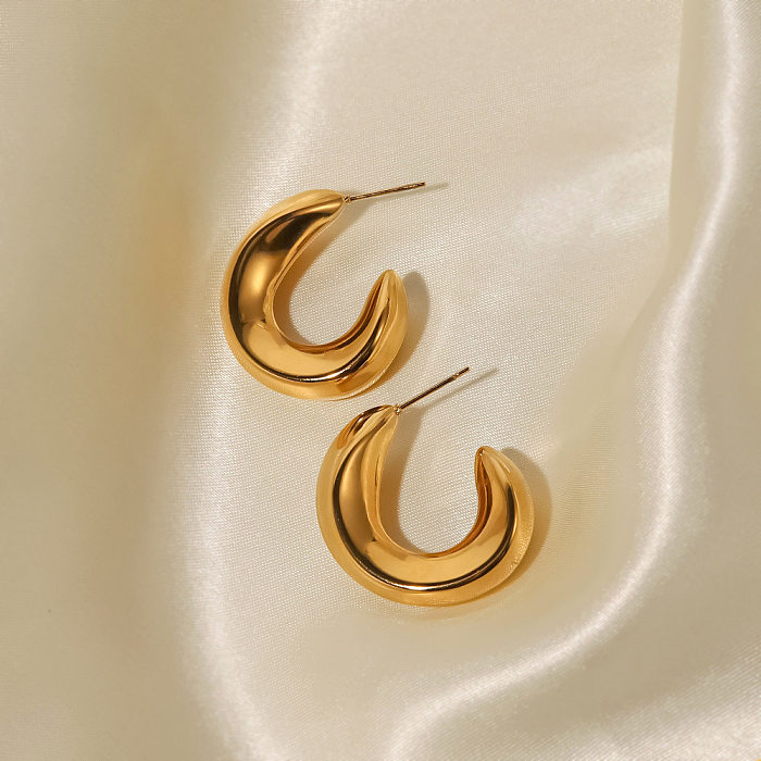 Pendientes de acero inoxidable chapados en oro con forma de C de estilo simple