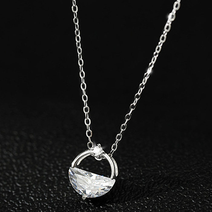 New Creative Stainless Steel  Ladies Flower Pendant Clavicle Necklace